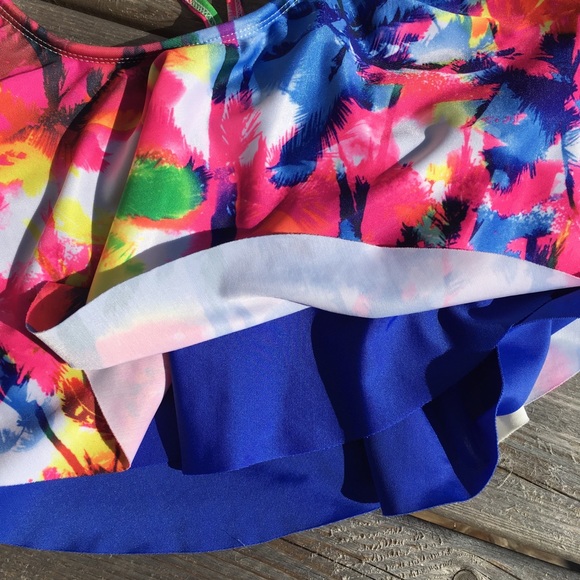 ⭐️HOST PICK ⭐️ Body Glove Swim Top - Picture 2 of 4